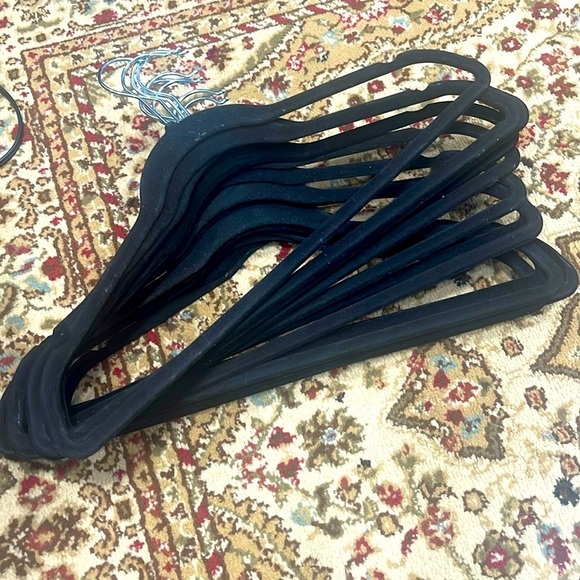 Other - 16 count black velvet hangers